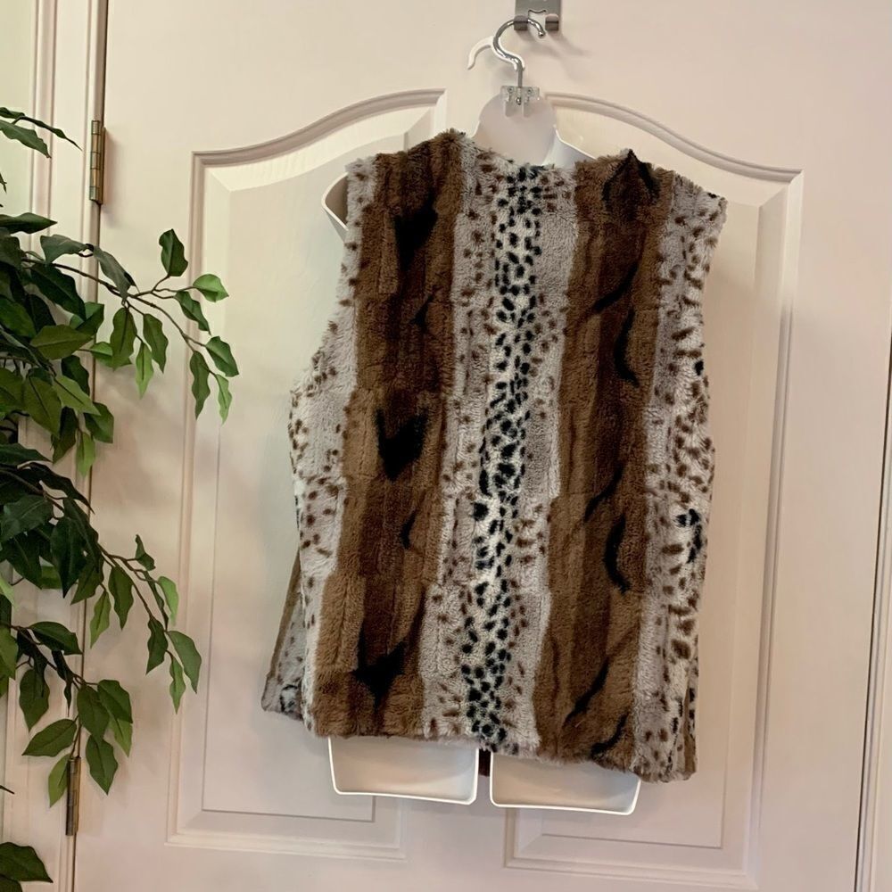 Multiples Vest - Picture 6 of 12